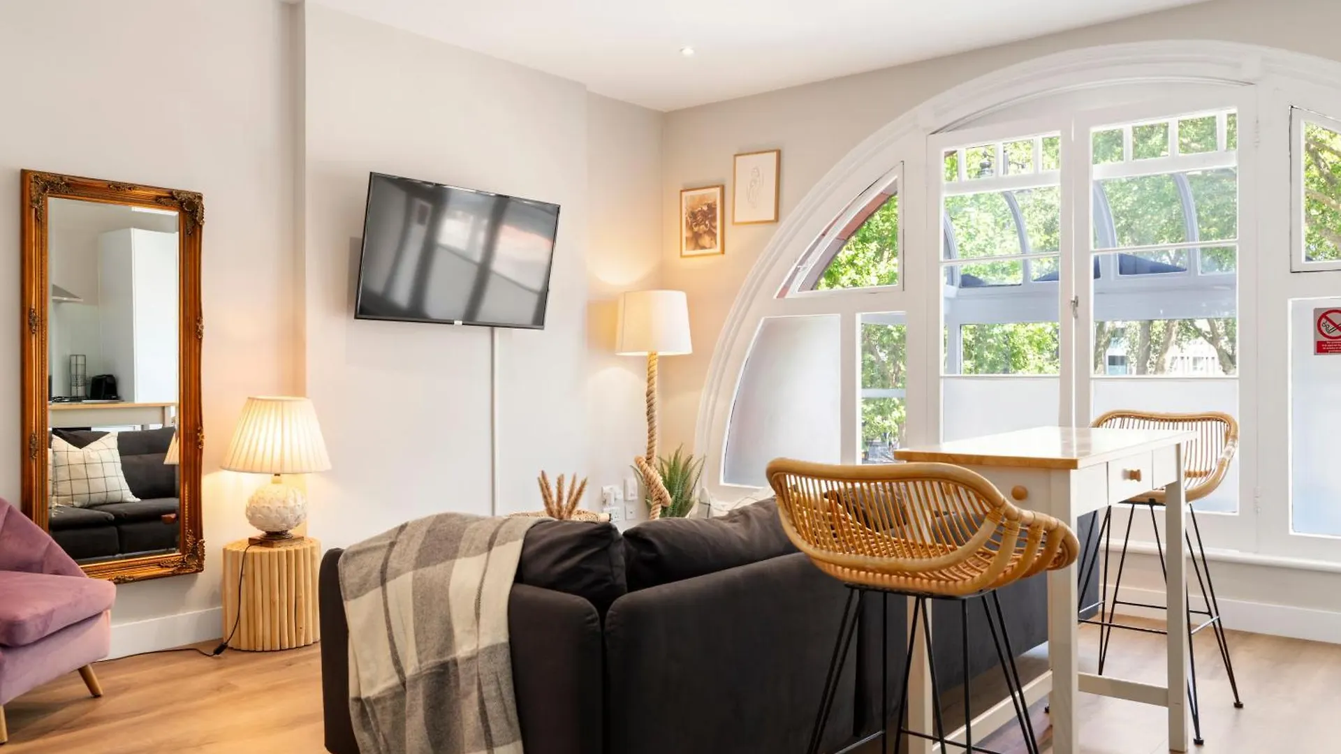 Comfortable Apartments In Shoreditch High Street London