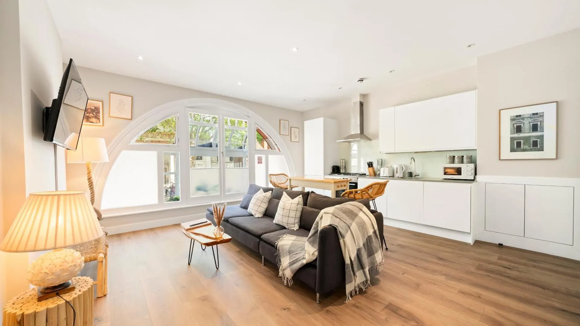 Comfortable Apartments In Shoreditch High Street contacts